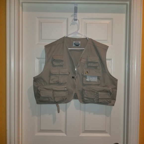 White River Fishing Vest - Picture 1 of 8